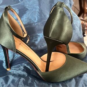 Chic Dark Green Stiletto Heels -
Brand New.